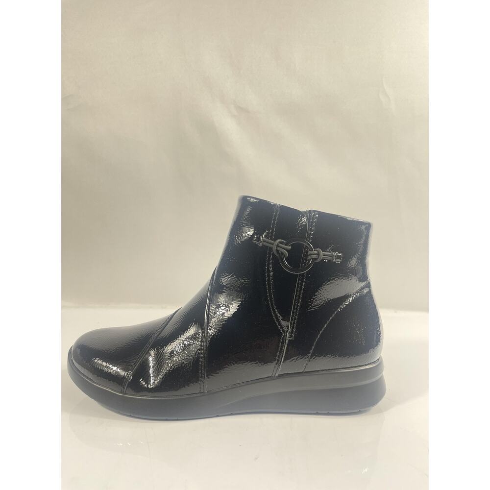 Clarks Boots Womens 8.5 Black Patent Ellowyn Deva Ankle Wedge Booties Comfort